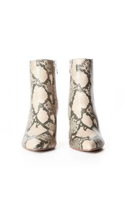 STEVE MADDEN SALE NADALIE POINTY TOE ANKLE BOOT