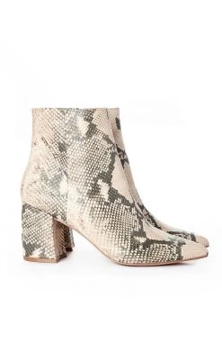 STEVE MADDEN SALE NADALIE POINTY TOE ANKLE BOOT