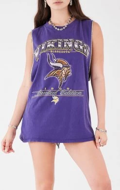 FURST OF A KIND VINTAGE RHINESTONE TRIM SLEEVELESS TEE VINTAGE NFL