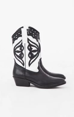 STEVE MADDEN LAREDO BOOT