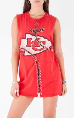 FURST OF A KIND VINTAGE PINS VINTAGE CURVED SAFETY PIN SLEEVELESS TEE