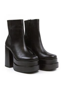 STEVE MADDEN COBRA BOOT